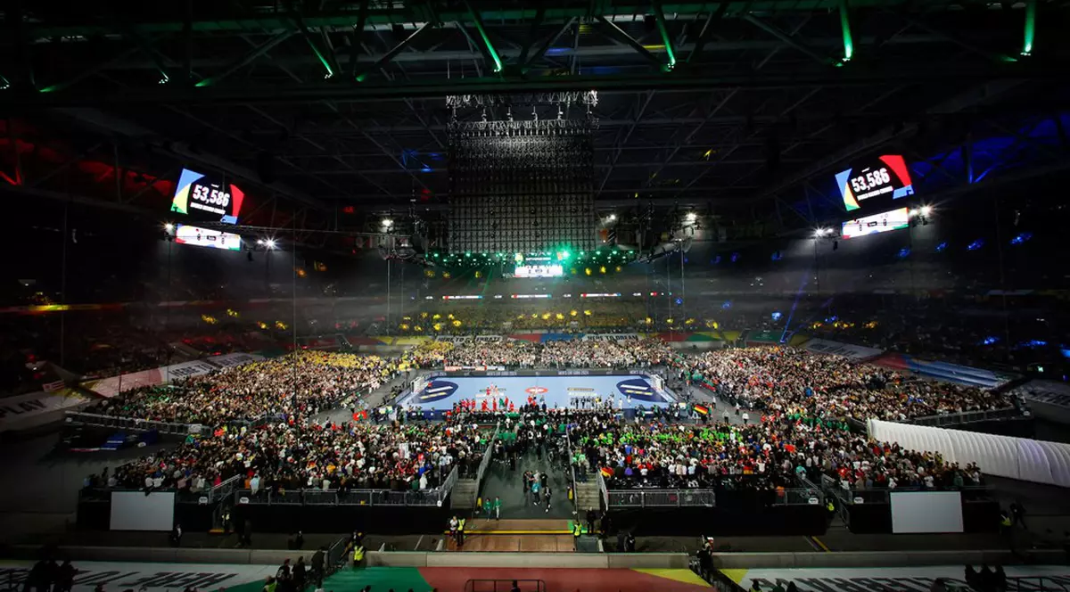 Începe CE de handbal masculin, la care participă și România. Meciul Germania - Elveția, urmărit de 53.586 de fani, recordul mondial de spectatori în acest sport