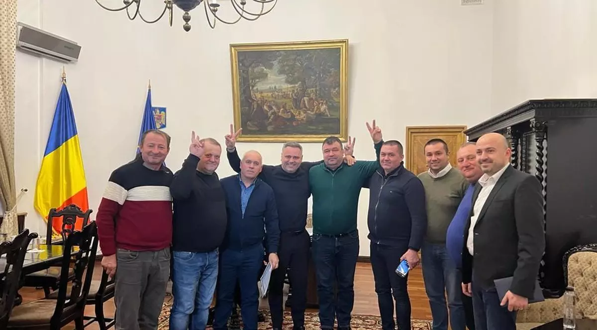 Ministrul Agriculturii susține că fermierii din Botoşani şi Timiş au plecat mulțumiți după negocieri: „Au înțeles că există bani”
