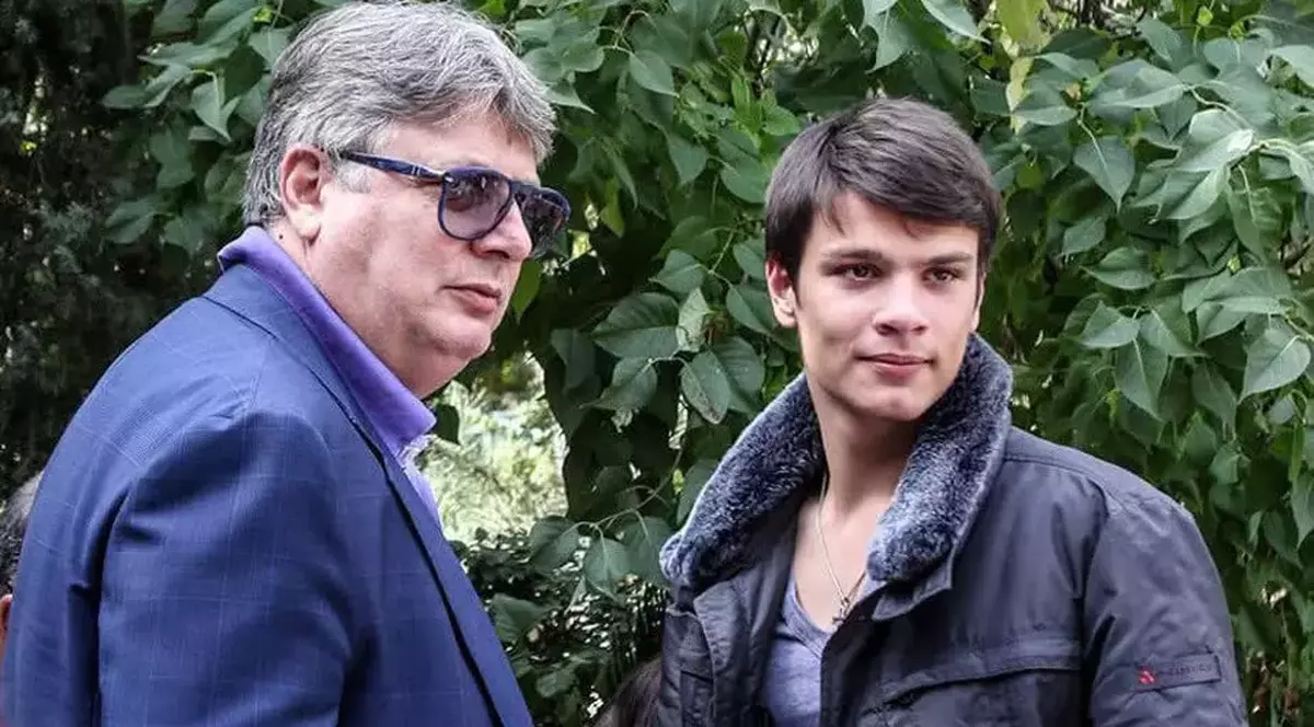 Mario Iorgulescu (dreapta) este fugit in Italia de 5 ani