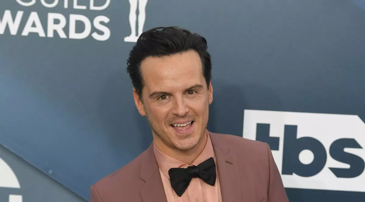 Un actor britanic și-a întrerupt monologul din Hamlet după ce un spectator a deschis laptopul în timpul spectacolului