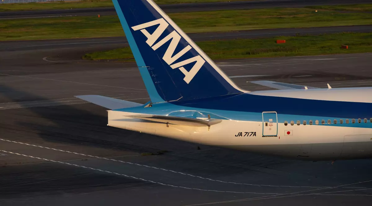 Un pasager american a mușcat o însoțitoare de zbor în timpul unei curse Tokyo-Seatle. Avionul a fost nevoit să se întoarcă la Tokyo