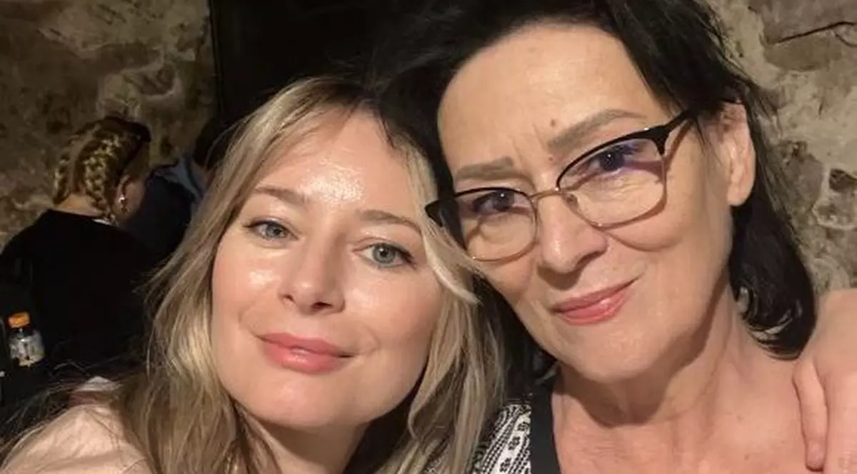 Laura Cosoi și mama ei