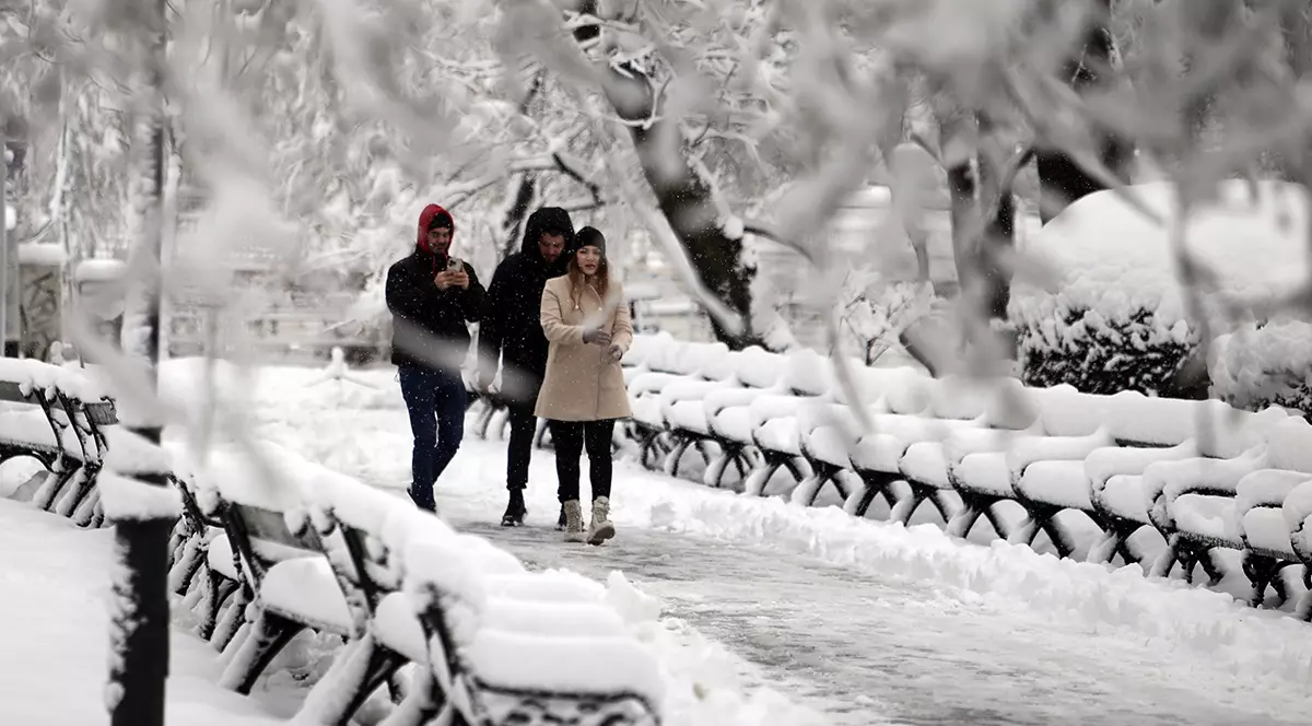 Cum va fi vremea în februarie. Meteorologii anunță temperaturi mai ridicate decât cele normale și precipitații abundente