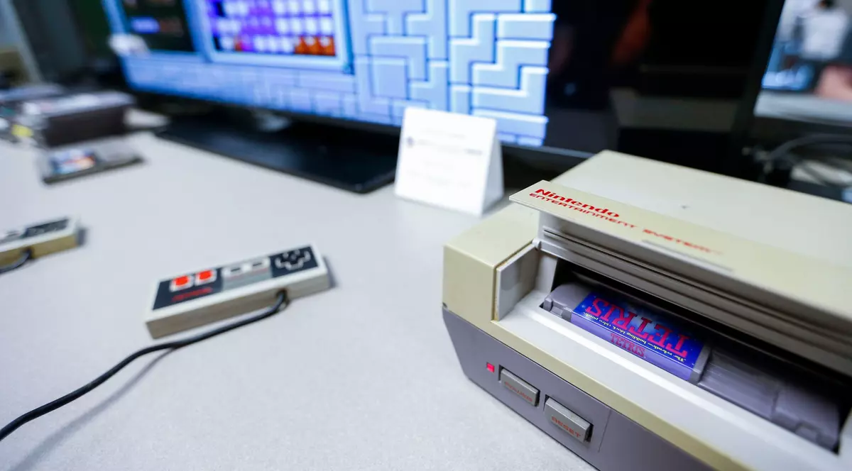 Un adolescent de 13 ani din Oklahoma, prima persoană care a reușit să „învingă” jocul Tetris, de la lansarea sa în urmă cu 30 de ani