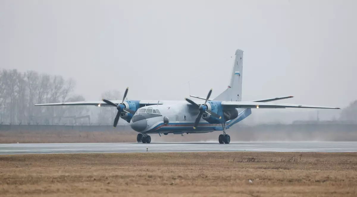 Companiile aeriene din Siberia vor să folosească în continuare „tractoarele zburătoare” din epoca sovietică, pe fondul penuriei de piese occidentale | VIDEO