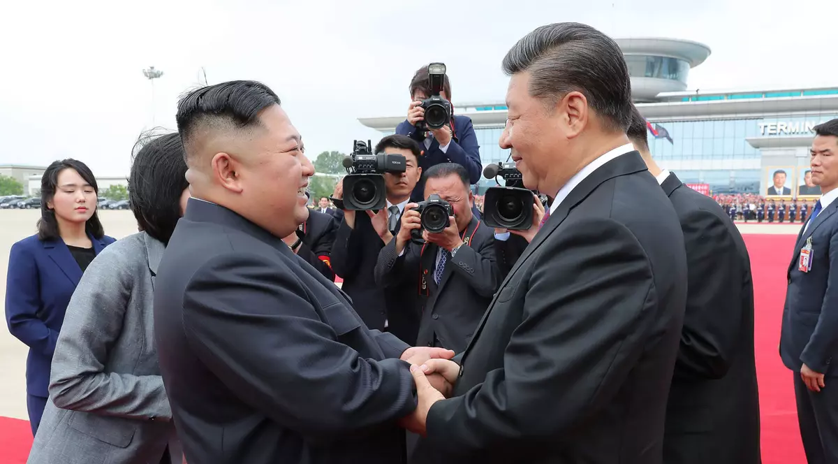 Ce și-au transmis de Anul Nou liderii comuniști. Xi Jinping și Kim Jong-Un anunță lansarea „Anului prieteniei" între China și Coreea de Nord