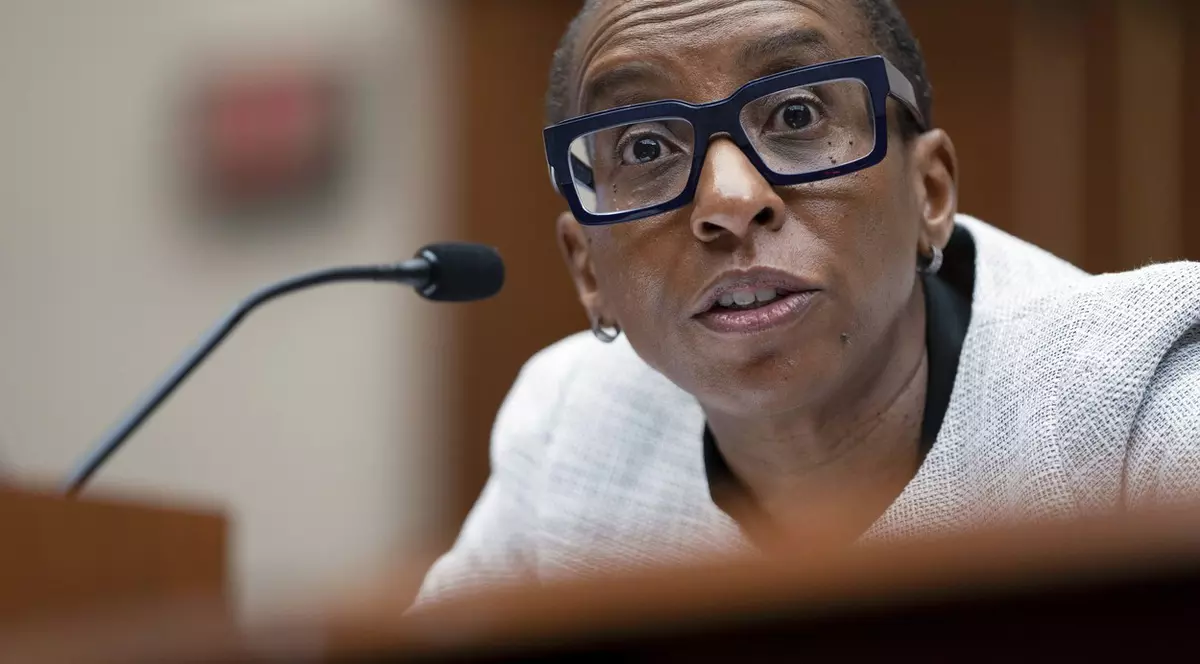 Şefa Universităţii Harvard, Claudine Gay, demisionează pe fondul acuzaţiilor de plagiat şi al antisemitismului din instituţie