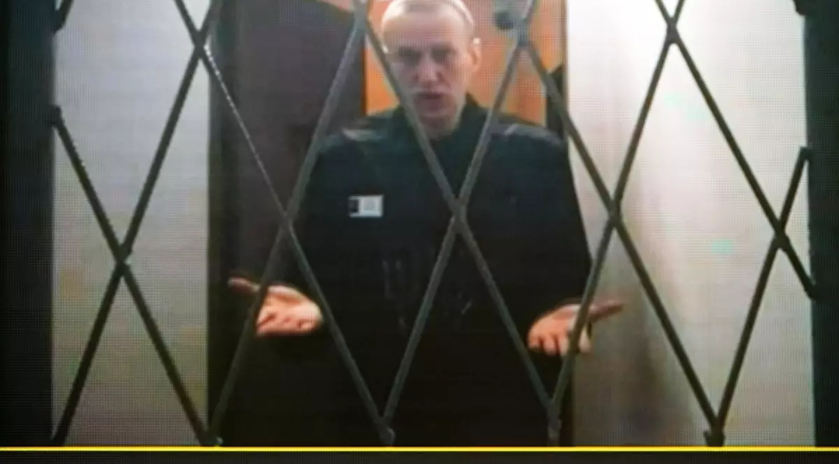 Shaman îl „torturează” zilnic pe opozantul lui Putin. Alexei Navalnîi, trezit la ora 5 dimineața cu „cel mai important cântec al țării” | VIDEO