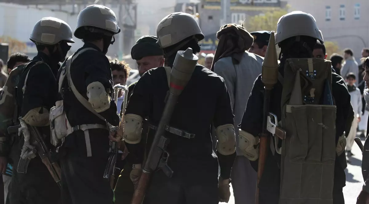 SUA, așteptate să îi reintroducă pe rebelii houthi pe lista grupărilor „teroriste” străine