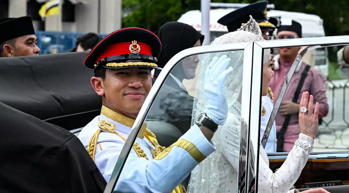 Prințul Abdul Mateen din Brunei s-a căsătorit în cadrul unei ceremonii fastuoase
