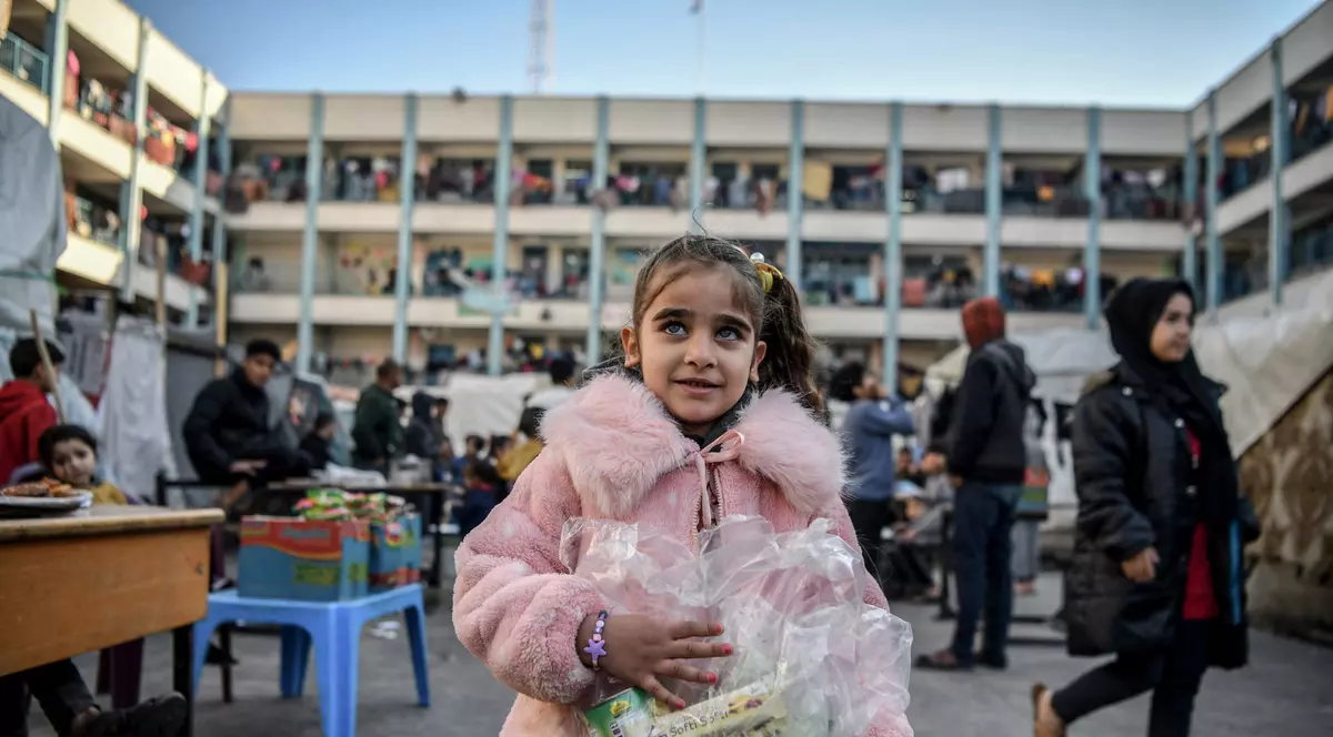 Ostaticii israelieni vor primi medicamente, iar civilii din Gaza, noi ajutoare umanitare, în urma unui acord mediat de Franța și Qatar. Enclava, bombardată masiv