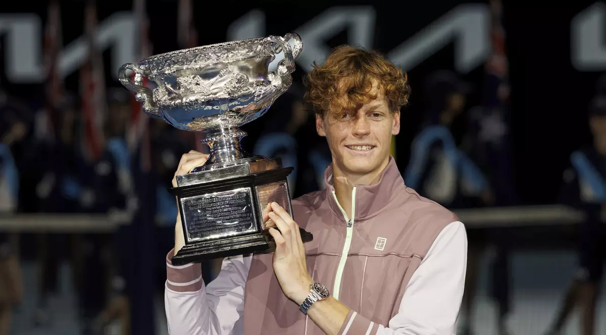 Italianul Sinner, după reușita de la Australian Open: „Aş vrea ca toţi copiii să aibă părinţi ca ai mei, m-au lăsat să aleg ce îmi doresc să fac”