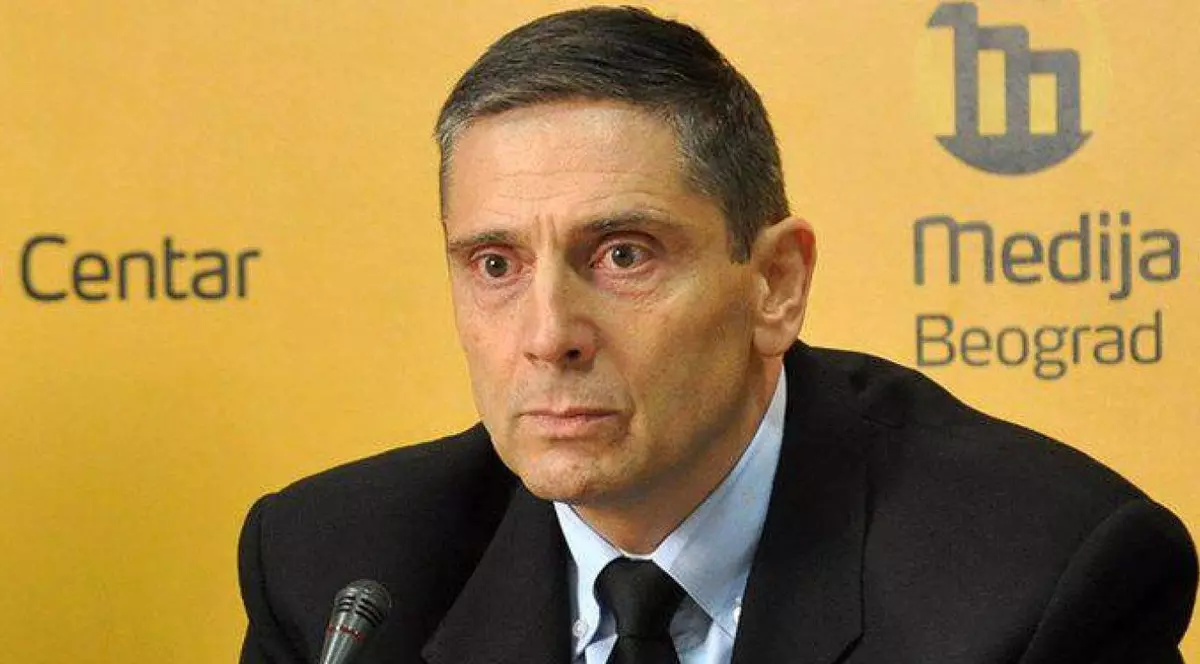 Un lider al opoziției sârbe a rămas paralizat parțial după ce a fost bătut de agenți ai serviciilor secrete, acuză familia