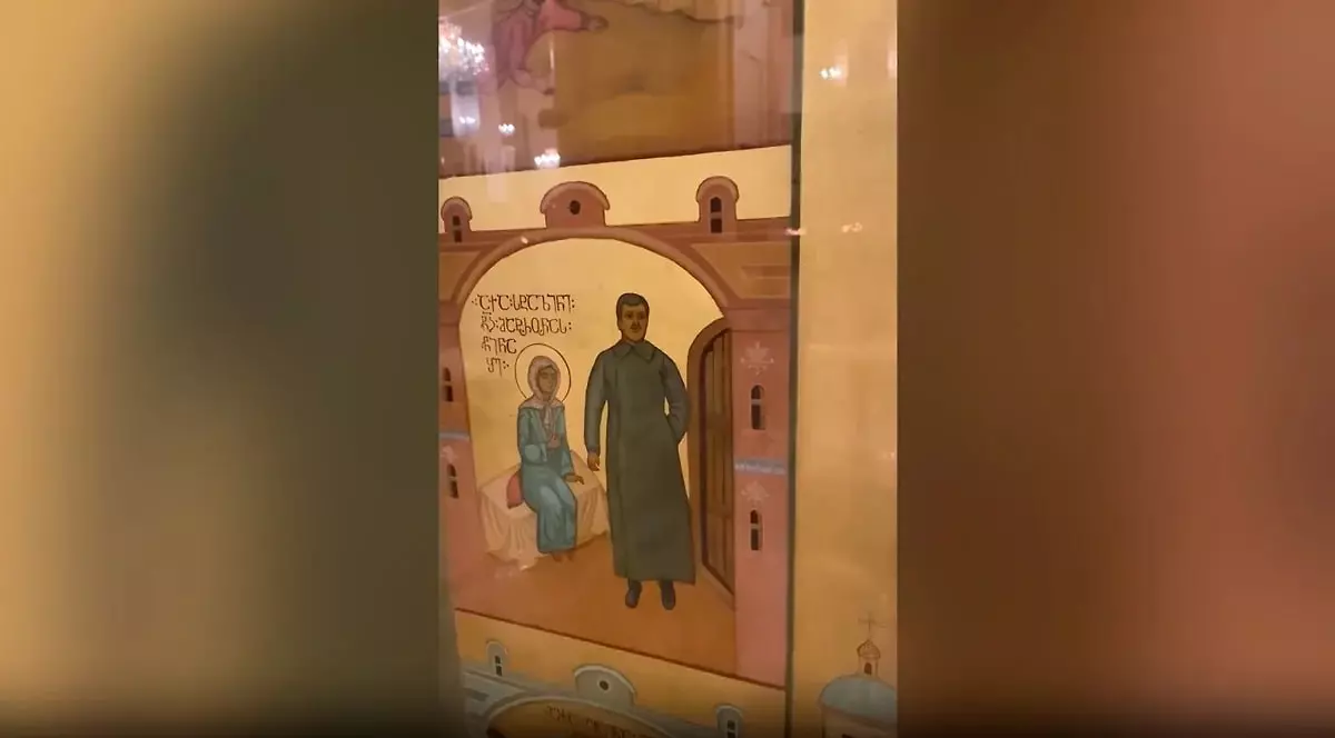 Proteste în Georgia după „profanarea” unei icoane a lui Stalin. Credincioșii au adus flori și au sărutat icoana dictatorului sovietic care era ateu