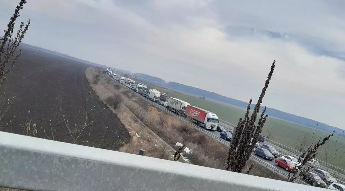 Protestele fermierilor și transportatorilor, ziua 10: Traficul a fost blocat pe Autostrada București-Ploiești. Nicușor Dan anunță cum se va desfășura manifestația din București