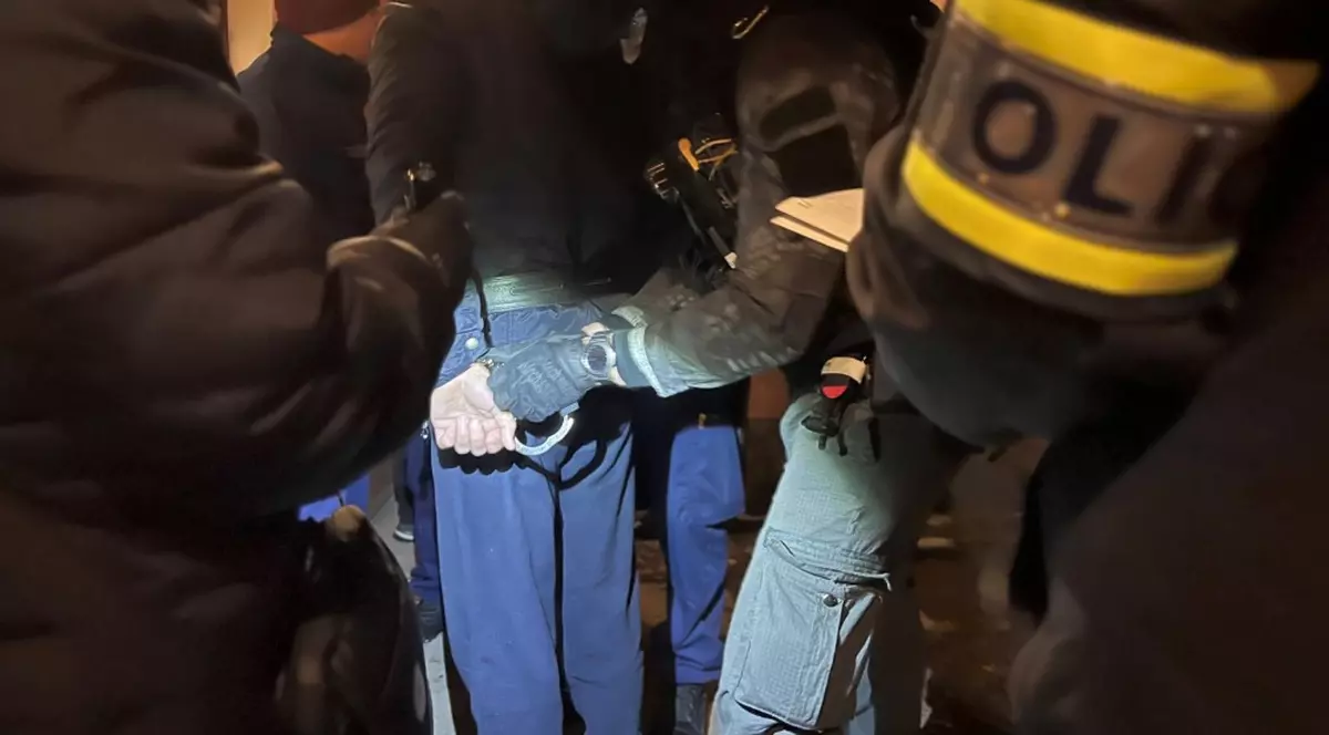 Polițiștii maghiari anunță că au arestat 11 persoane care „plănuiau o lovitură de stat în Ungaria”. Ce au găsit în timpul perchezițiilor