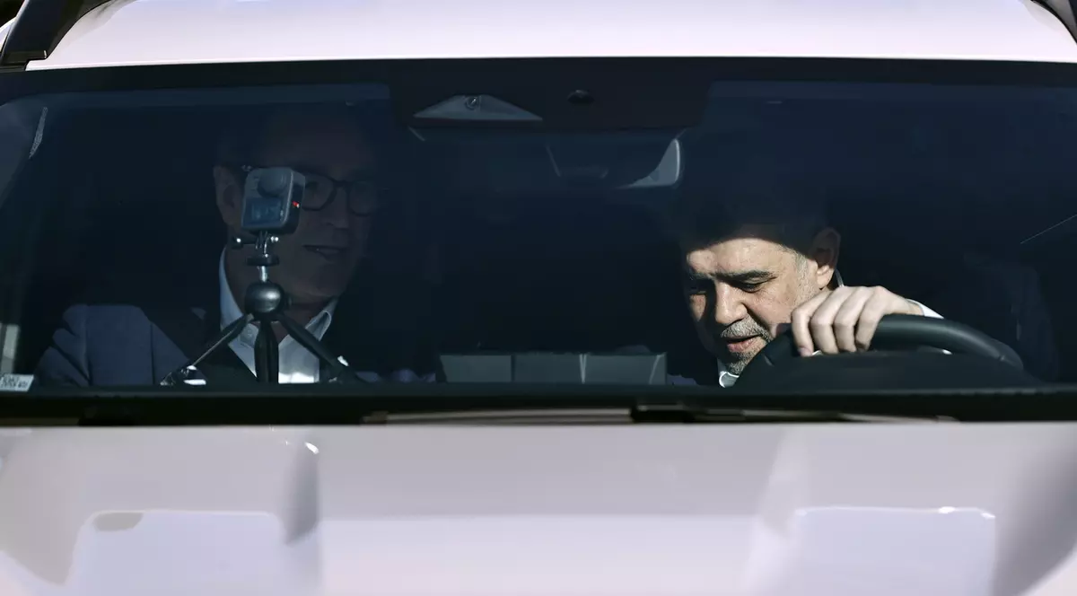 Programul Rabla 2024. Schimbarea anunțată de premierul Marcel Ciolacu: Prefer să mergem pe maşinile produse în România
