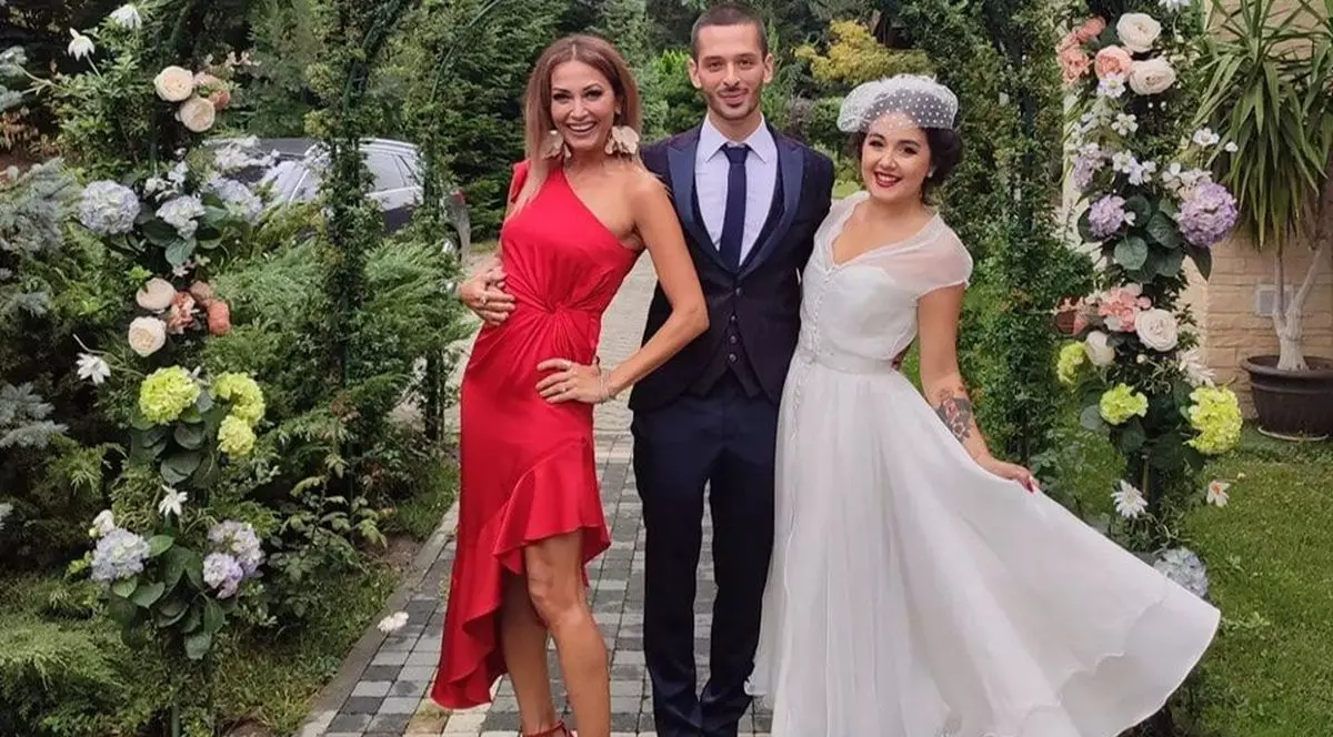 Anca Țurcașiu va deveni bunică la 53 de ani. Primele imagini cu nora ei însărcinată