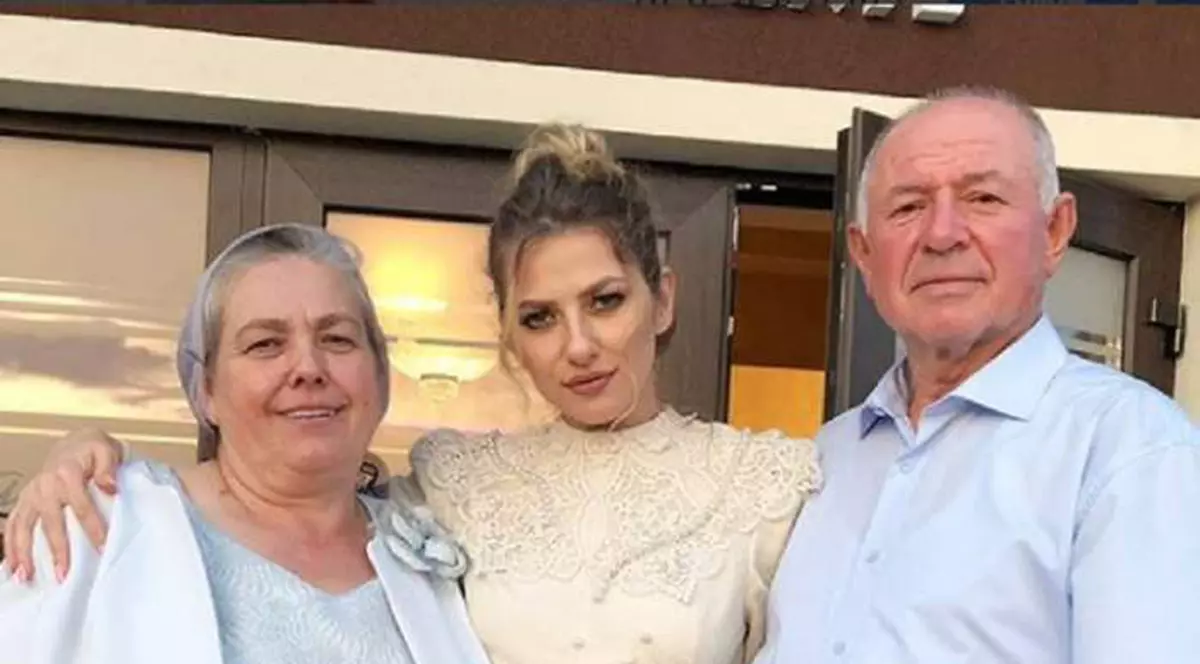 Lidia Buble și părinții săi