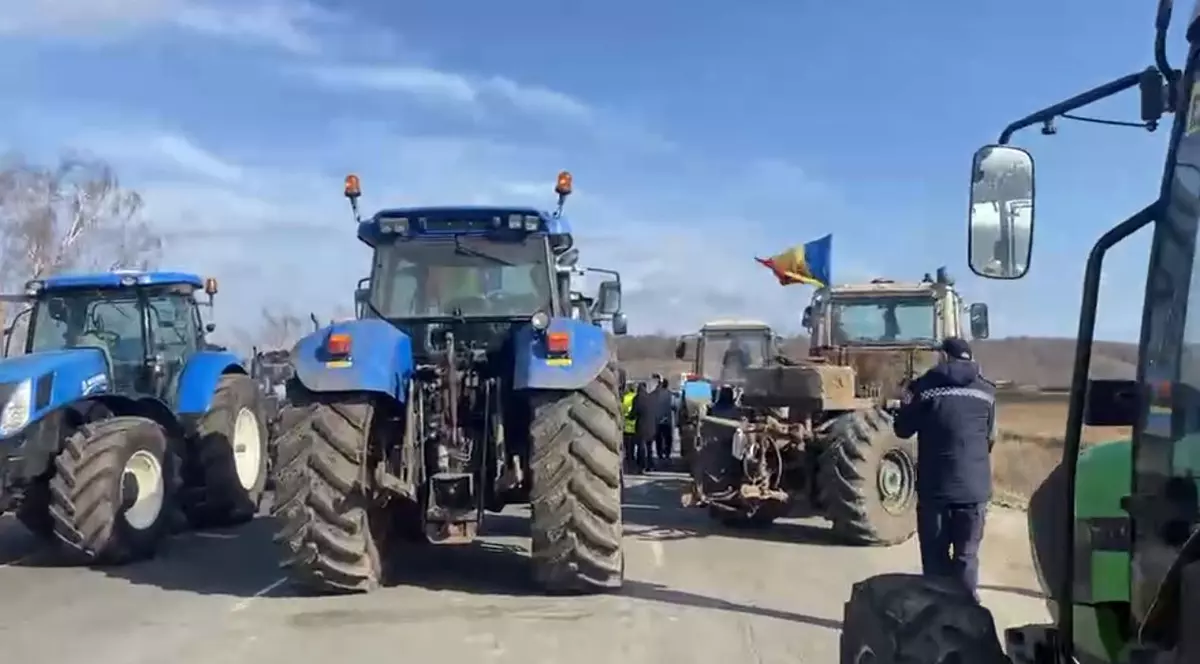 Protestele fermierilor au cuprins și Republica Moldova. Punct de trecere a frontierei spre România, blocat cu tractoare