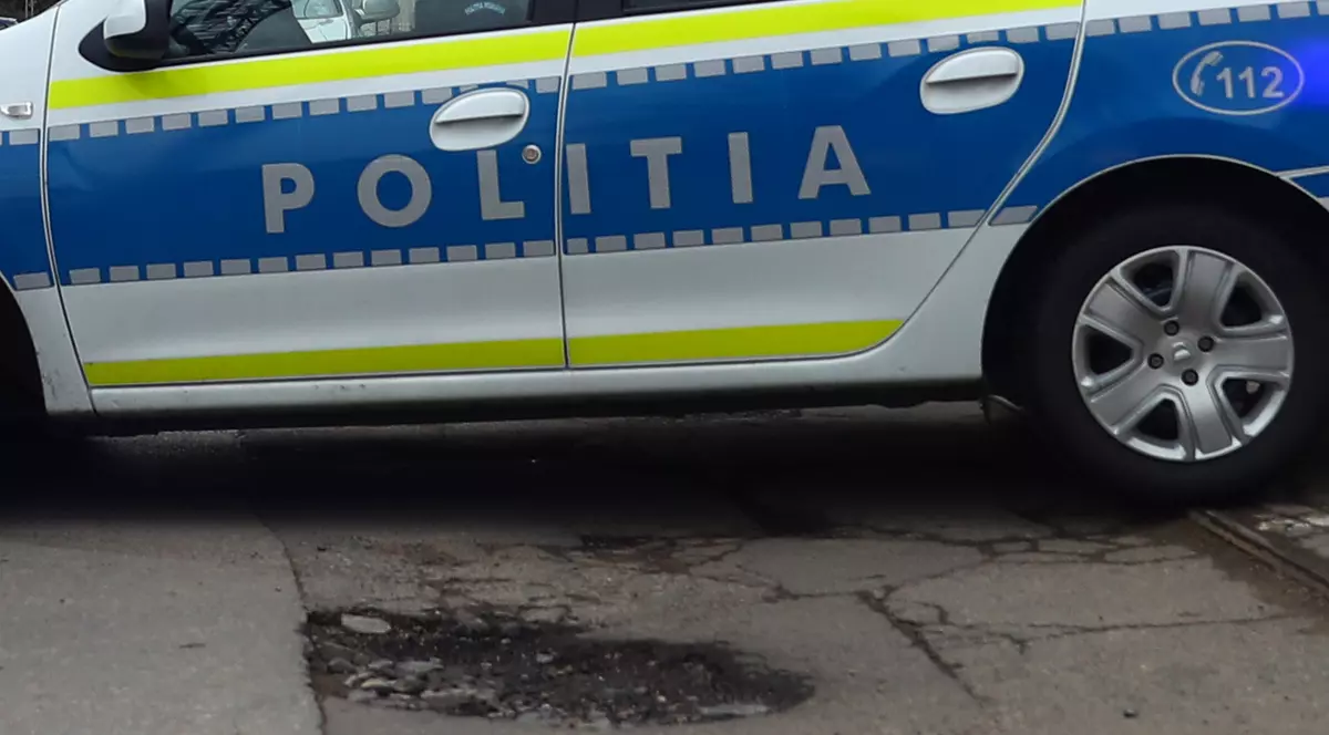 Un bărbat a furat 40.000 de lei, după ce a ameninţat-o cu un cuţit pe angajata unei agenţii de pariuri din Chiajna. Unde a fost prins