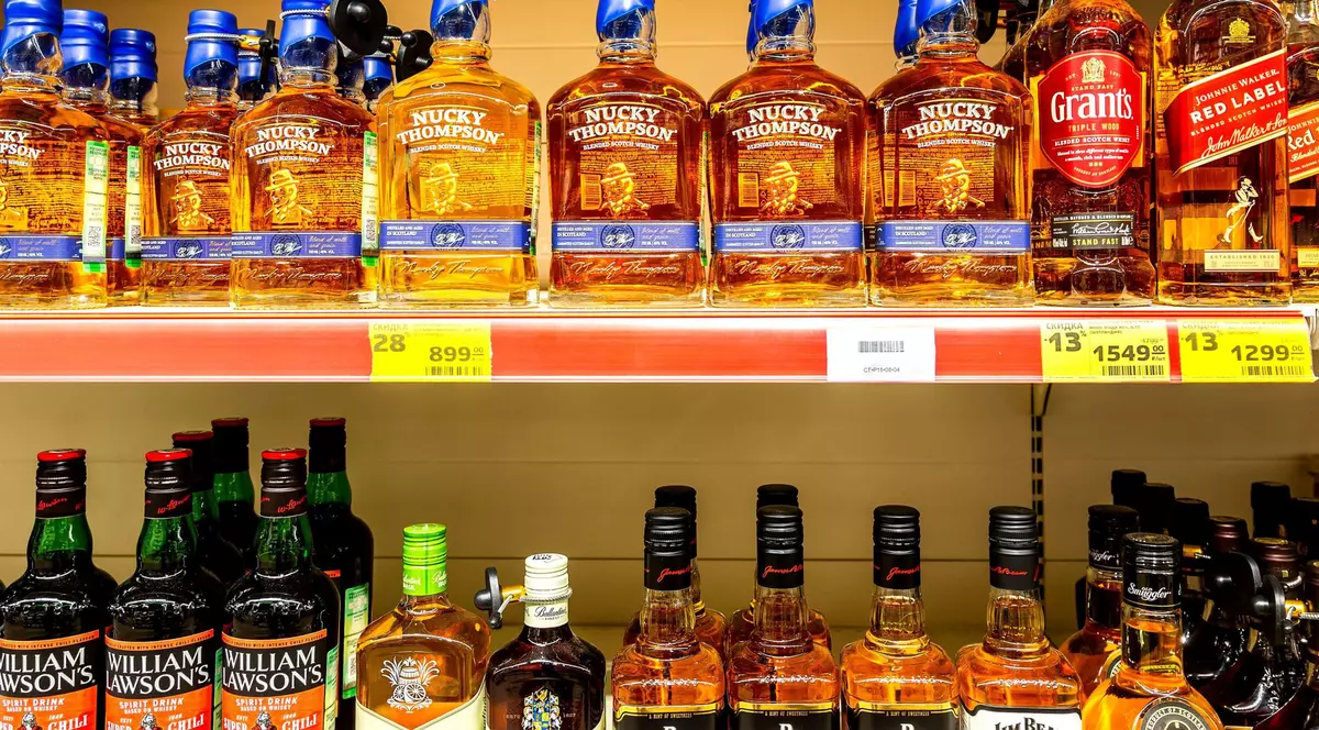 „Whiskygate”. Vânzările de alcool din țările baltice către Rusia cresc, în ciuda sancțiunilor occidentale