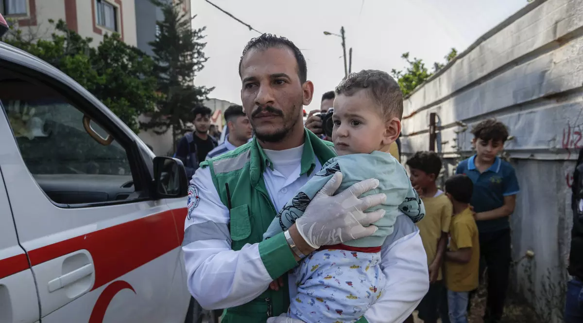 Un medic pediatru din Gaza, reținut de armata israeliană timp de 45 de zile, povestește calvarul detenției: „Fiecare dintre noi își dorea să moară”