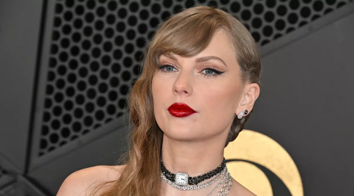 Taylor Swift ameninţă un student că-l dă în judecată pentru că i-a urmărit avionul privat. „E o chestiune de viață și de moarte”