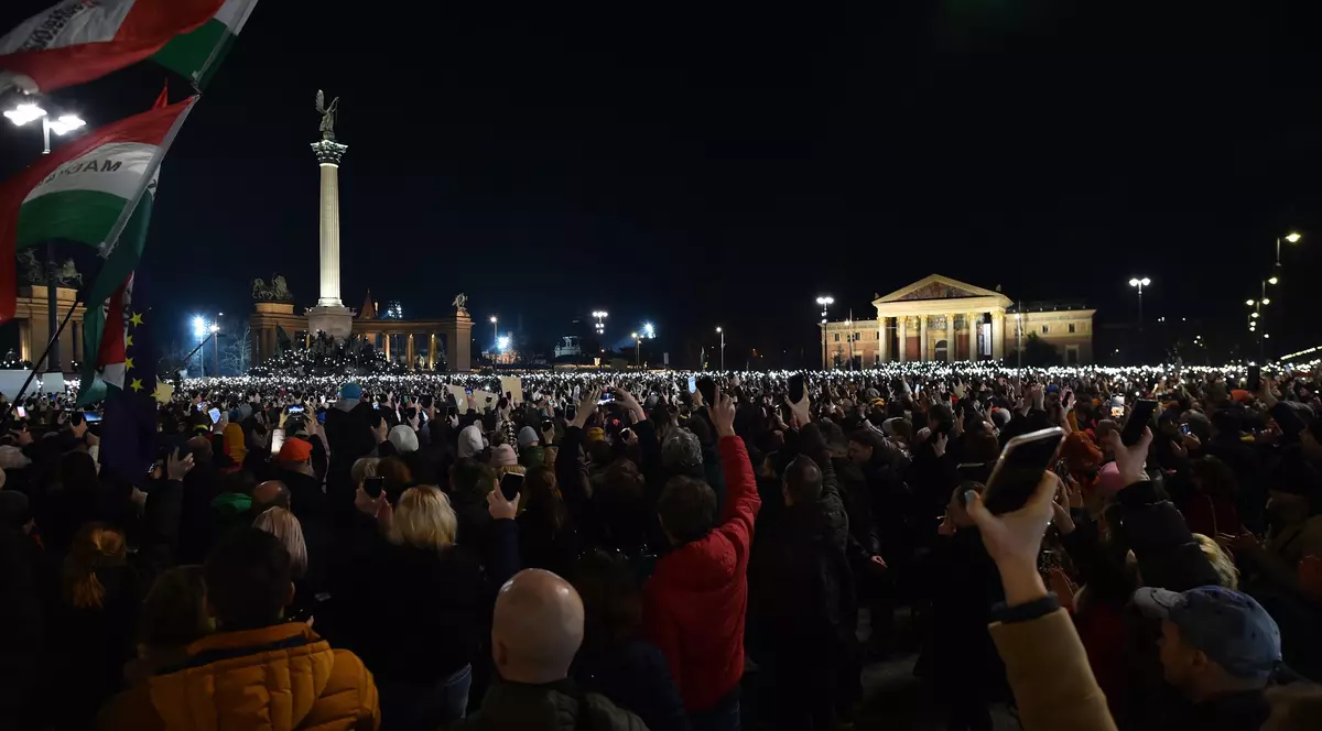 Miting de amploare la Budapesta, împotriva lui Viktor Orban, în scandalul grațierii. „Ne-am săturat. Avem nevoie de schimbare”