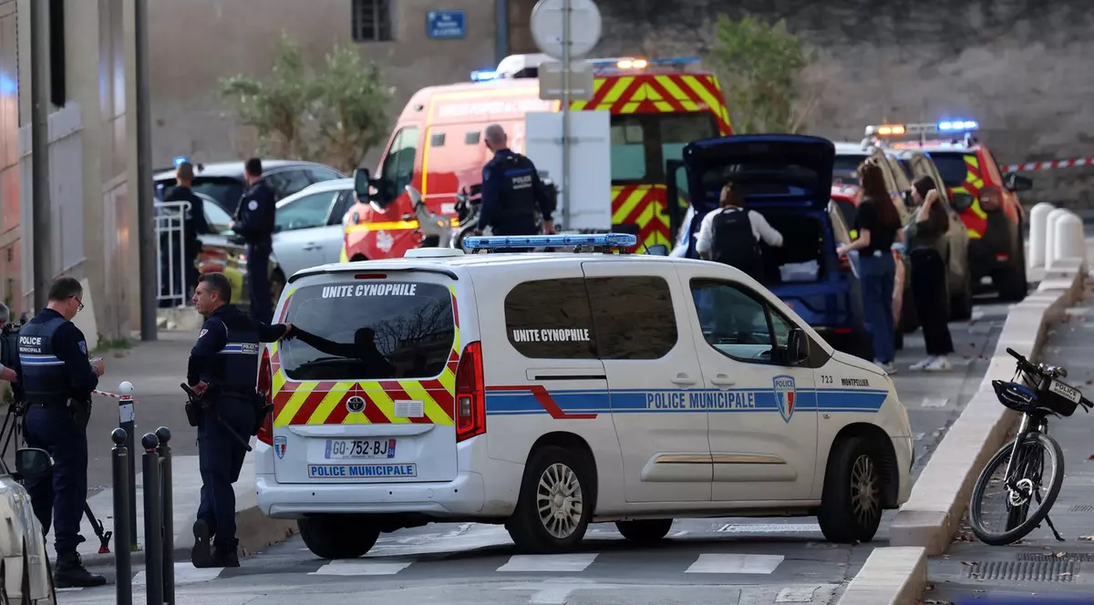 Un elev de liceu din Franța a fost arestat după ce a amenințat că „îi va tăia beregata” unui profesor