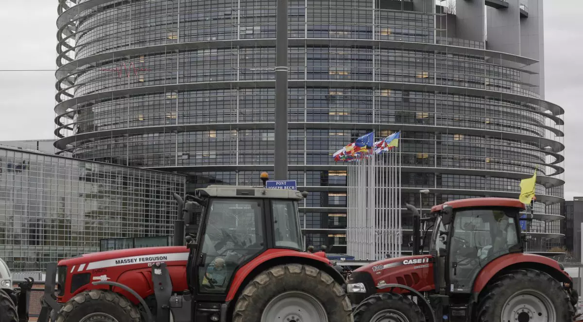 Protest al fermierilor in fata Parlamentului European, Strasbourg, Franta, 6 februarie 2024. Foto: Inquam Photos / Octav Ganea