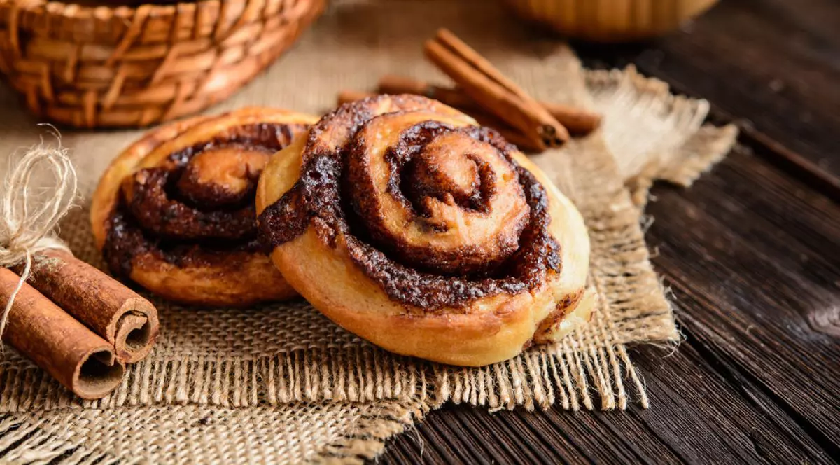 Cum să prepari rulouri cu scorțișoară sau cinnamon rolls