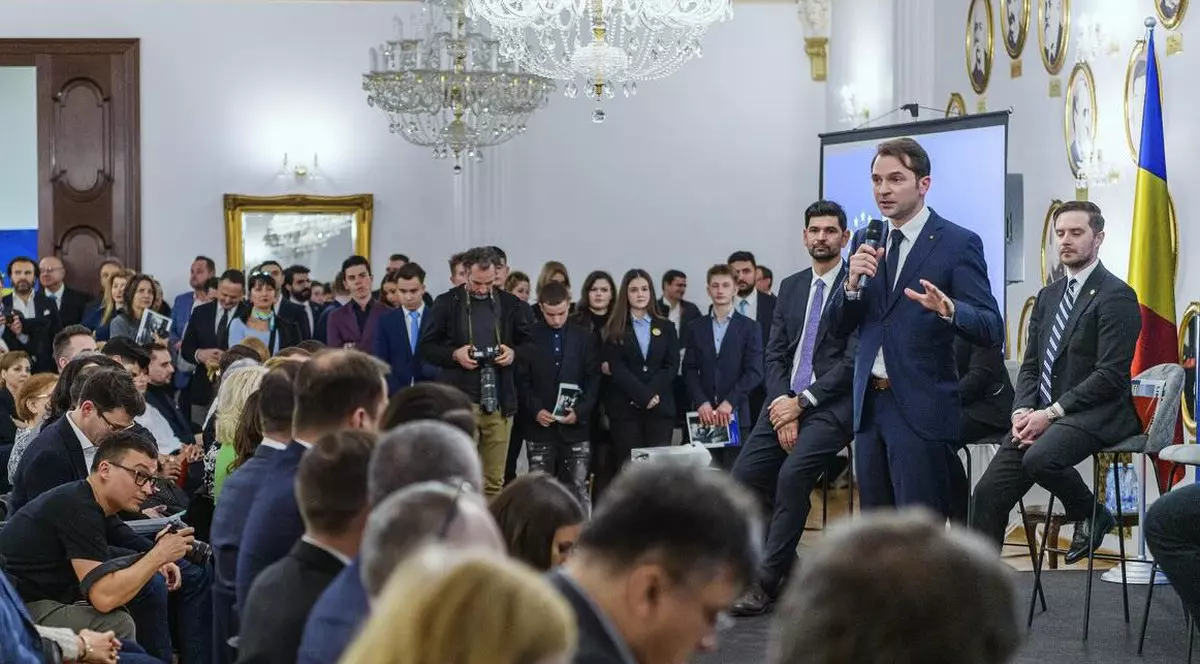 Foto: Facebook Sebastian Burduja