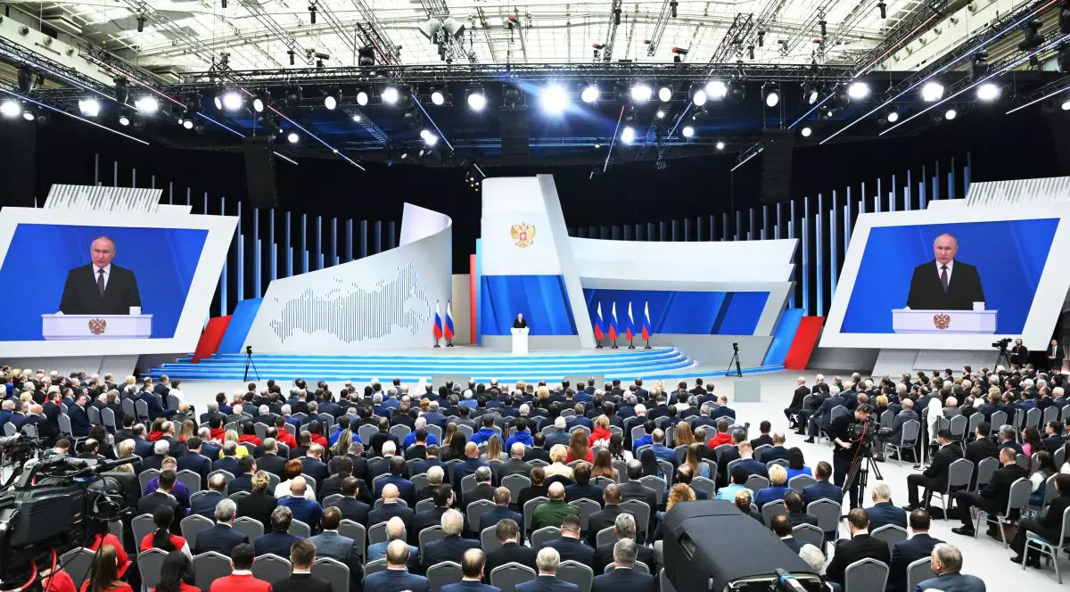 În discursul către națiune, Putin numește Rusia un „stâlp al democrației”. Noi acuzații la adresa Occidentului