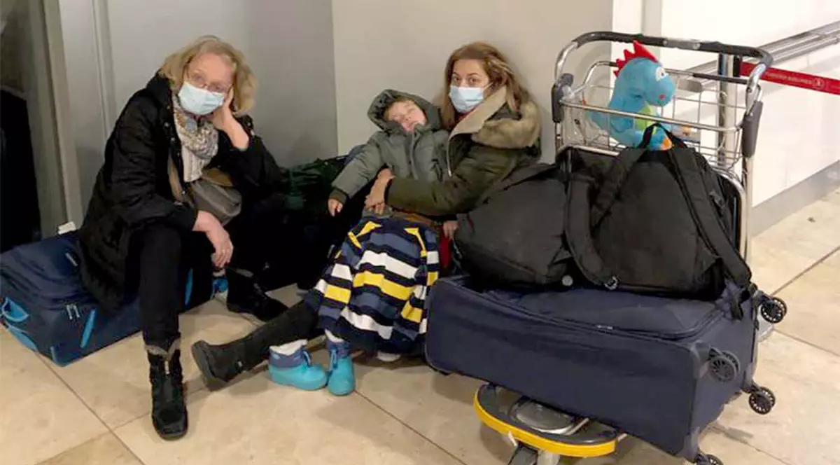 O familie din Oradea a câștigat despăgubiri de 40.000 de euro de la Wizz Air. „A fost un coșmar. Am dormit pe jos, cu un copil de nici 3 ani”