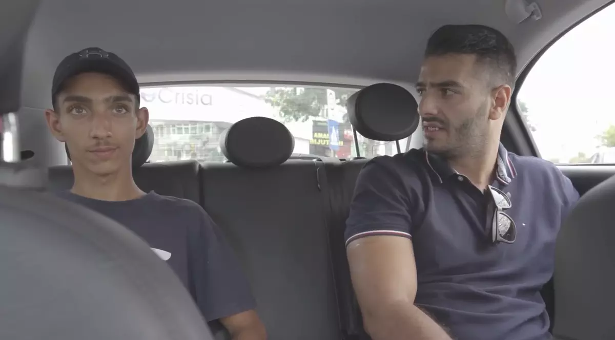 Terapie de la pușcărie sau la masă cu hoții de buzunare. „Portofele, portofele/Voi sunteți visele mele”