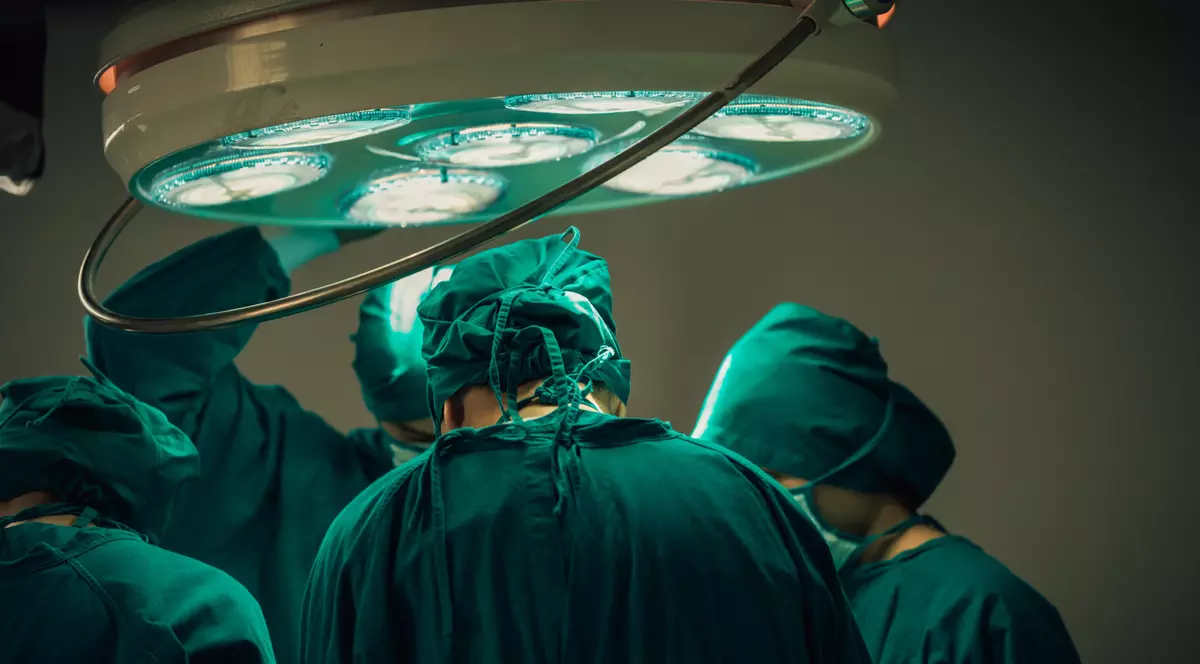 Medic ginecolog din București, acuzat de vătămare corporală din culpă, după ce o femeie operată de el, a ajuns cu septicemie la spital