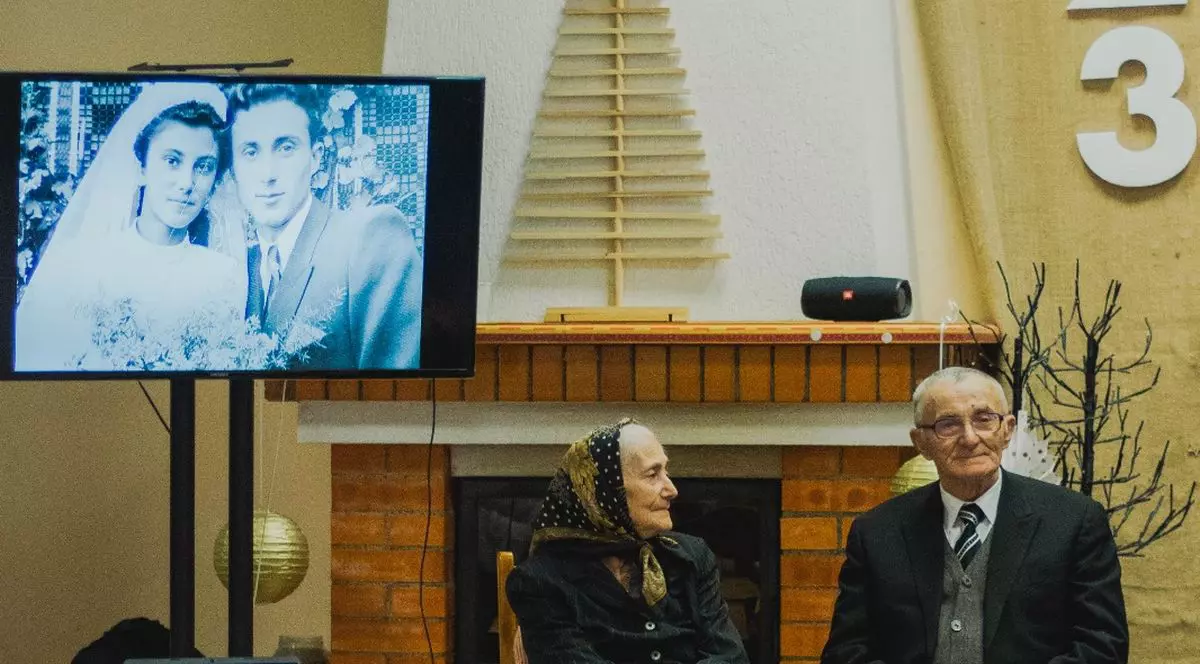 REPORTAJ. Maria și Ioan, secretul unei căsnicii de 70 de ani - o poveste de dragoste cu iz de sat și vremuri stricte. „Eu mă duceam la o moară unde se făcea făină și ea venea cu niște oi”