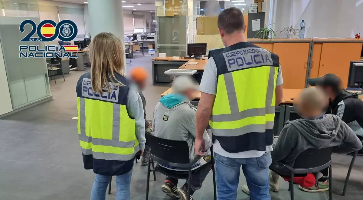 Un român a fost nevoit să plătească 90.000 de euro pentru o datorie de 100 de euro pe care o avea la trei români care l-au dus la muncă în Spania