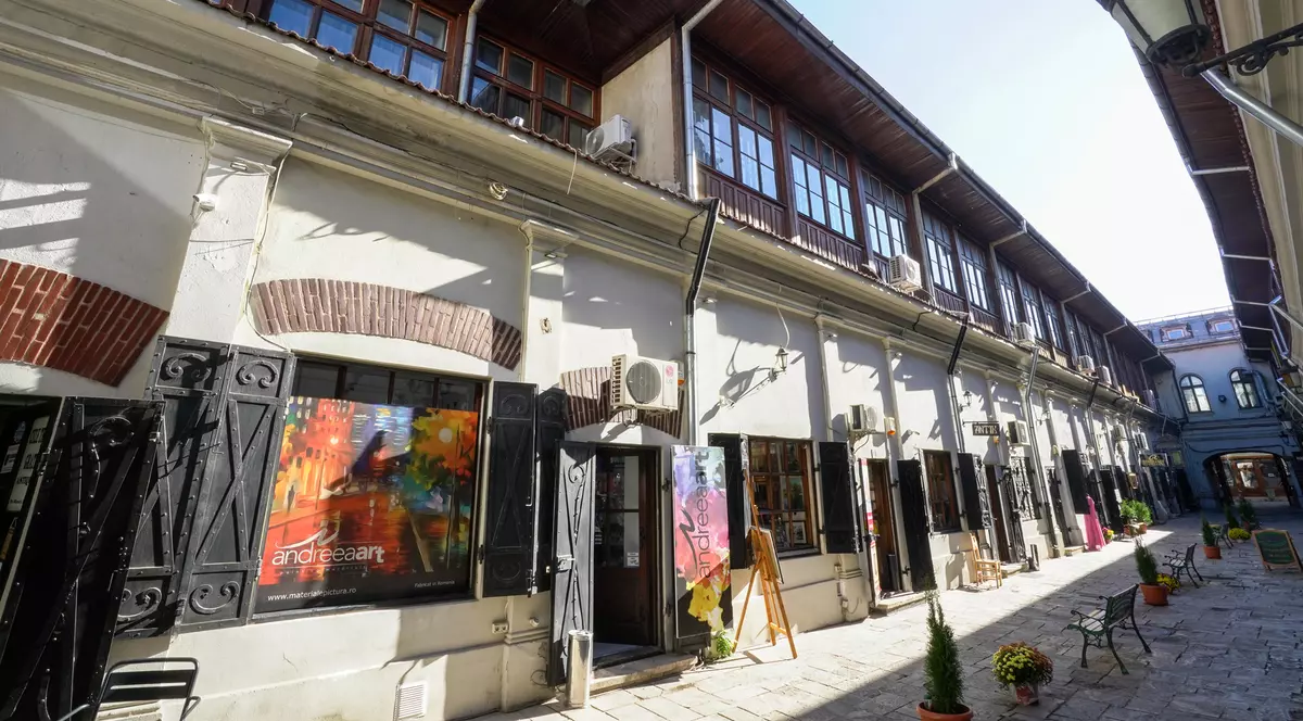 Hanul cu Tei, la vânzare pentru 1,6 milioane de euro. Cum arată clădirea-simbol din Centrul Vechi al Bucureștiului - FOTO