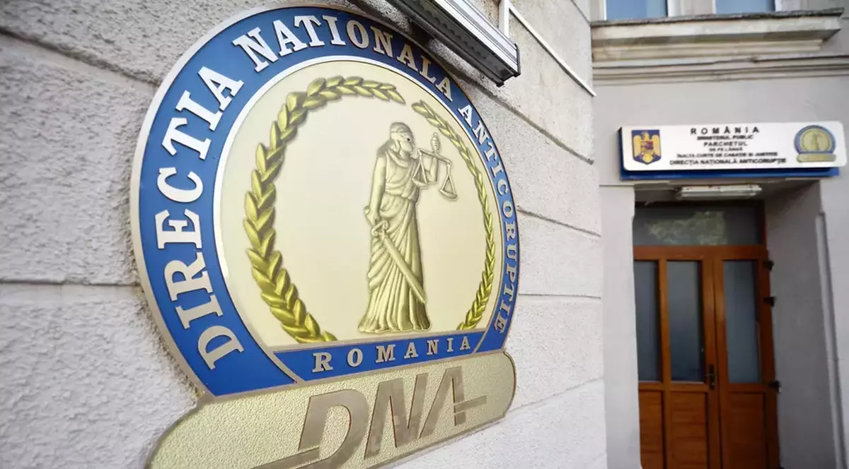 Avocat din București, reținut după ce a ajutat mai multe persoane să obțină locuințe cu testamente false