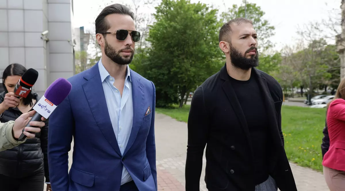 VIDEO Andrew şi Tristan Tate, reținuți în România, la cererea autorităților britanice. Cei doi sunt acum din nou în spatele gratiilor