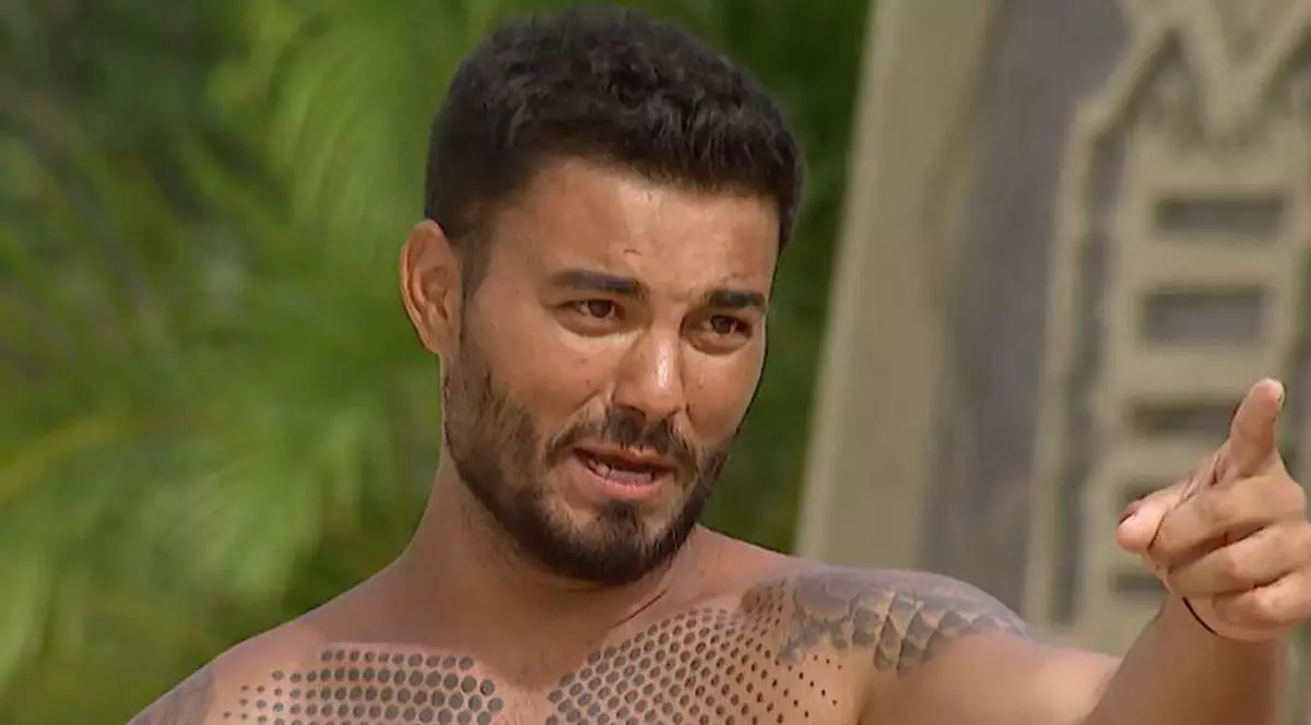 Jador dat afară de la Survivor