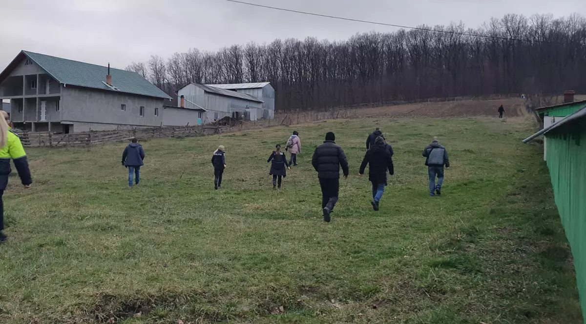 UPDATE: Copilul de doi ani dispărut în Botoșani a fost găsit în viață după mai bine de 24 de ore de căutări