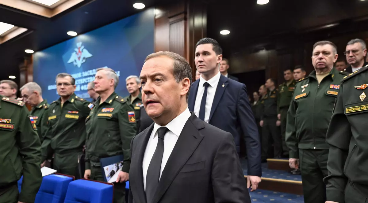 Dmitri Medvedev, un nou discurs belicos, în care a exclus negocierile de pace cu Zelenski: „Ucraina aparține cu siguranță Rusiei” | VIDEO