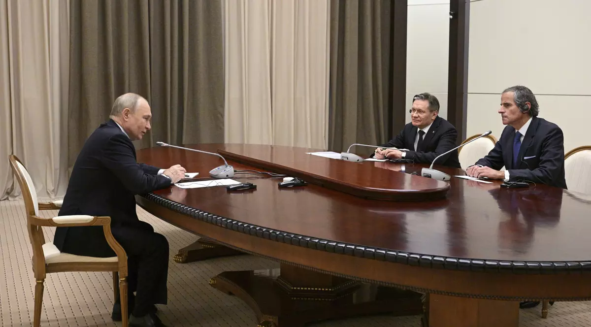 Vladimir Putin s-a întâlnit cu șeful AIEA, la Soci, pentru a discuta „problemele deosebit de sensibile” de la centrala nucleară din Zaporojie