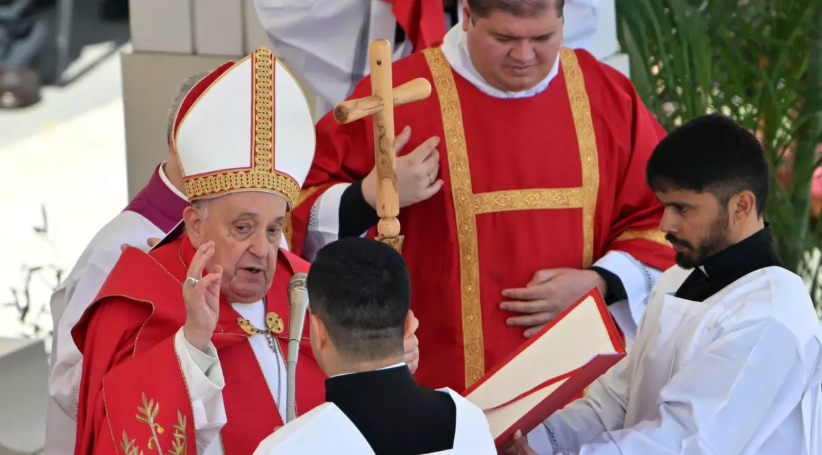 Papa Francisc a luat „o decizie neobişnuită pentru un eveniment major” la liturghia de Floriile catolice