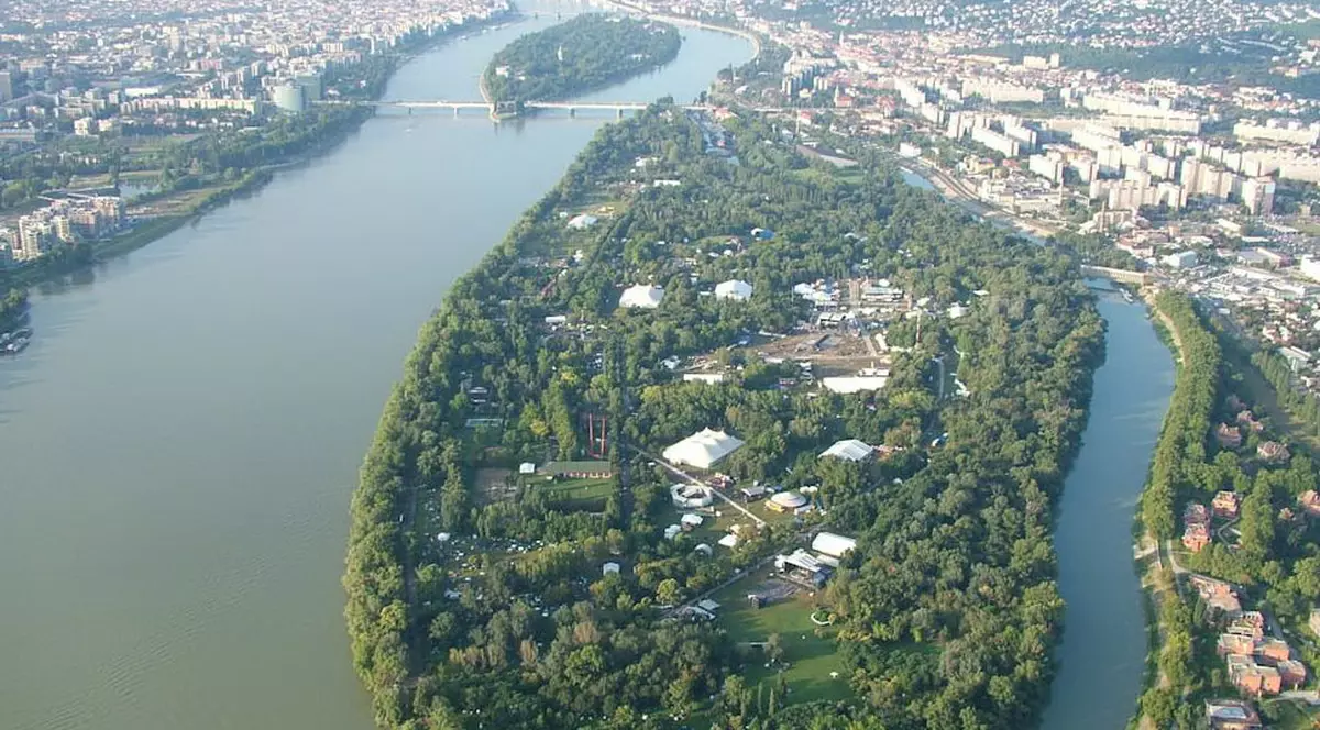 Mai mulți locuitori din Budapesta au crezut că a venit războiul: „Am fost treziți din somn în zgomot de împușcături și rafale de mitralieră”