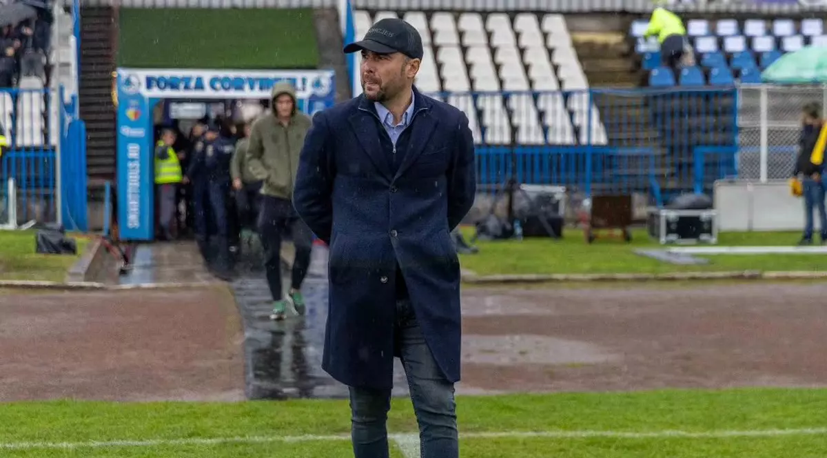 Antrenorul Adrian Mutu a demisionat de la CFR Cluj, după înfrângerea umilitoare în fața Corvinului, în sferturile Cupei României