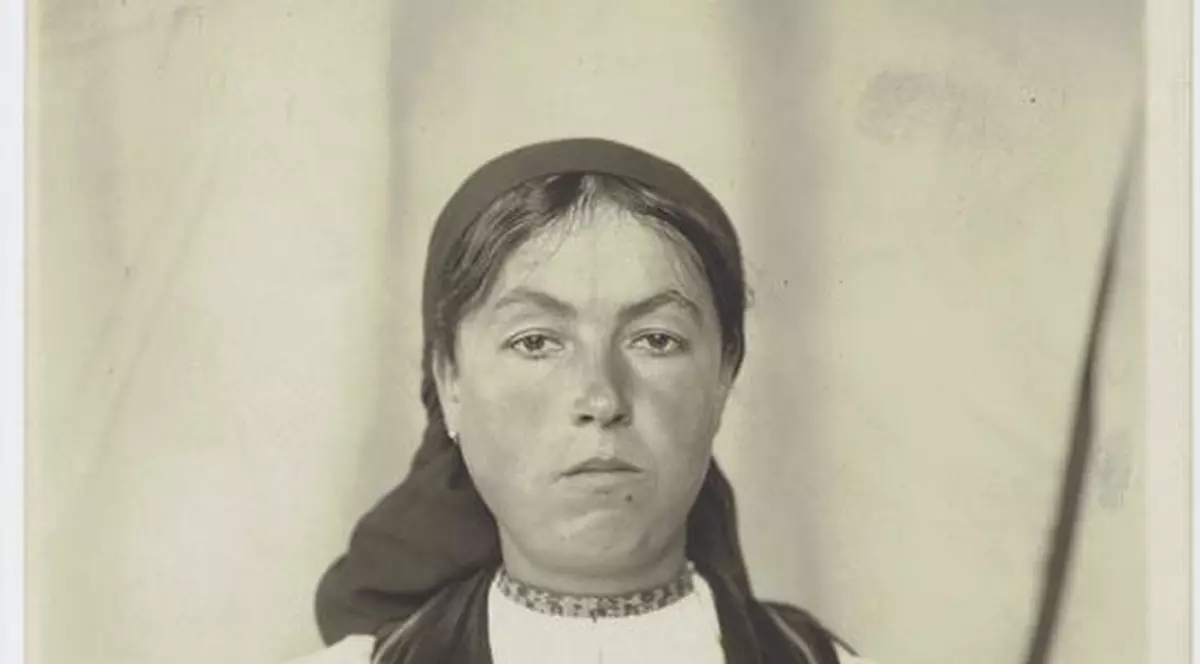 „Portretul unei imigrante”. Ambasada SUA la București a publicat o fotografie cu o româncă sosită la New York în 1907